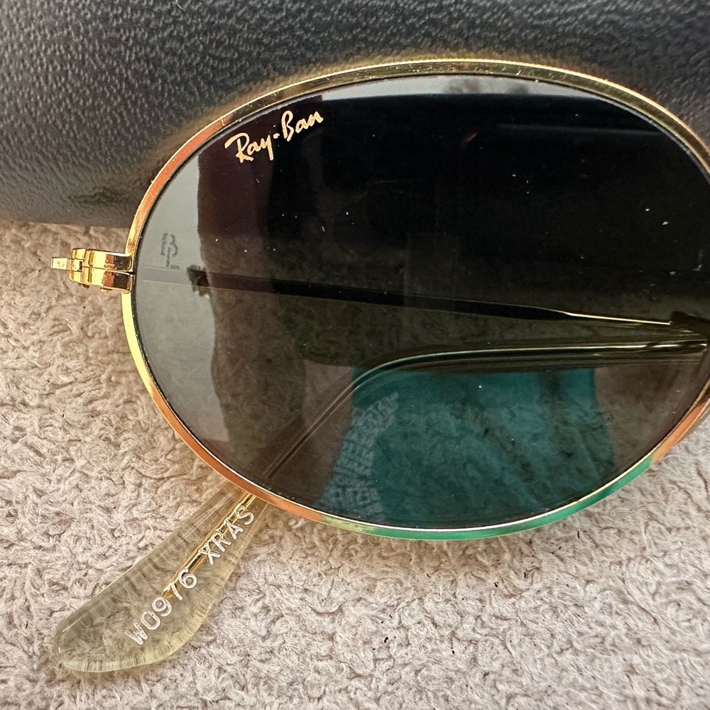 Ray-Ban W0976 Vintage Classic Gold Frame Sunglasses w/ Gray/Green glass Lenses - Picture 6 of 9